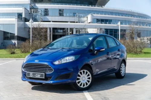 Ford Fiesta Sedan 2017 - Прокат авто на сутки без водителя