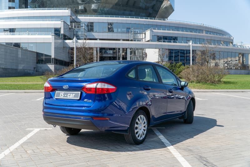 Ford Fiesta Sedan