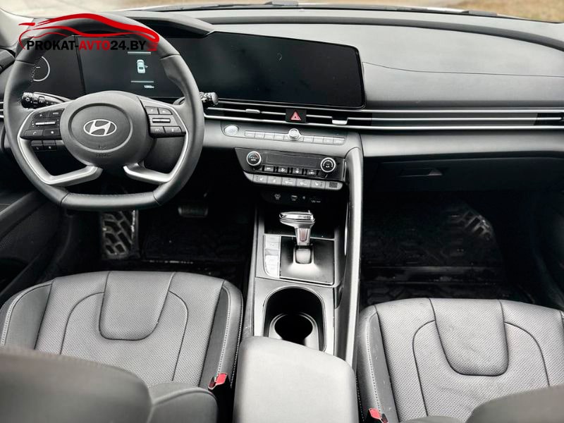 Hyundai Elantra 2024