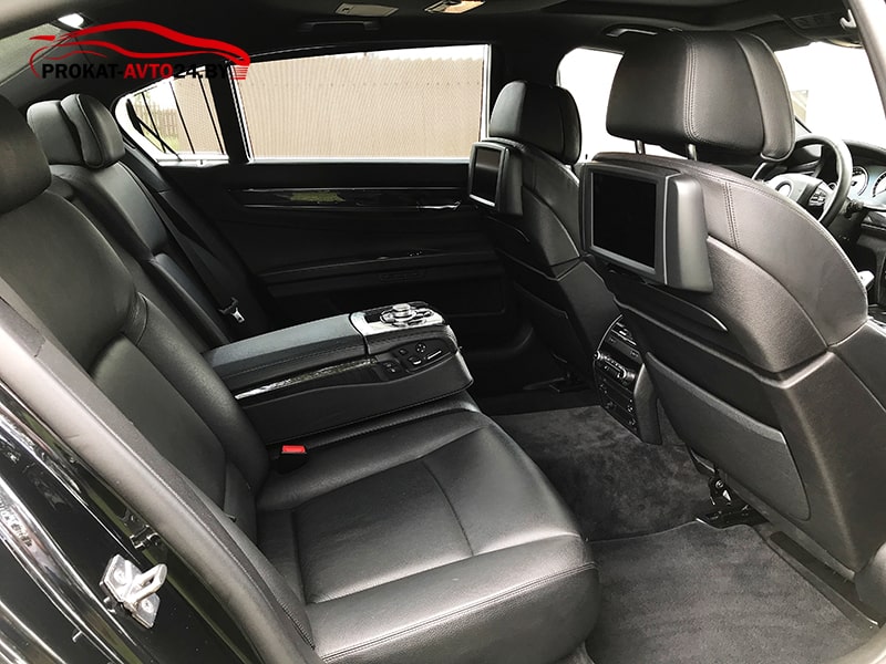 BMW 7 серии F01 2012