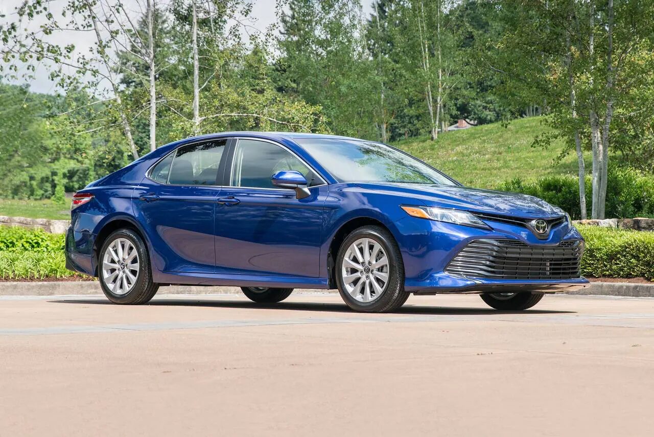 Toyota Camry, 2021г