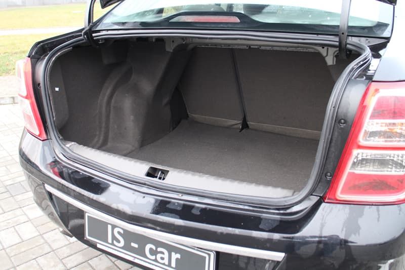 Chevrolet Cobalt (Ravon R4 Black)