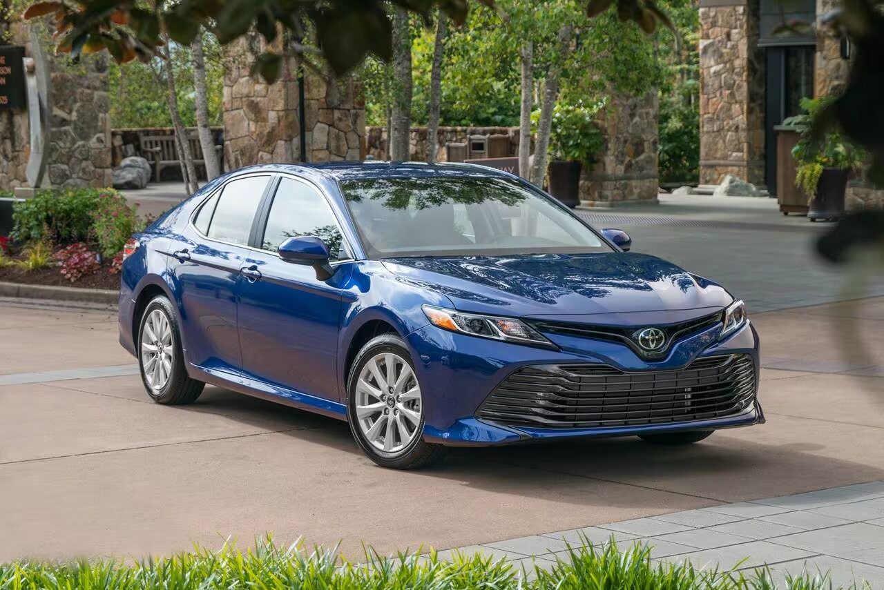Toyota Camry, 2021г