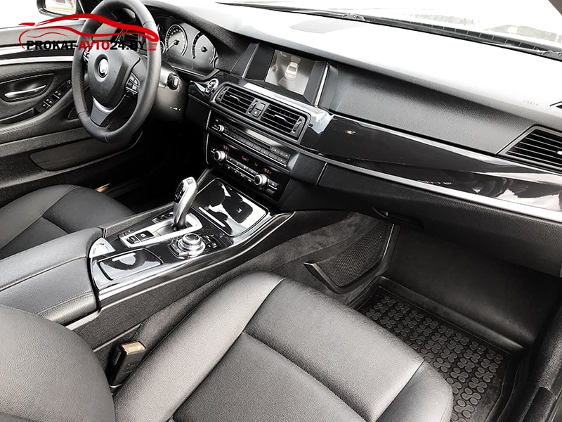BMW 5-Серии F10 520d 2016