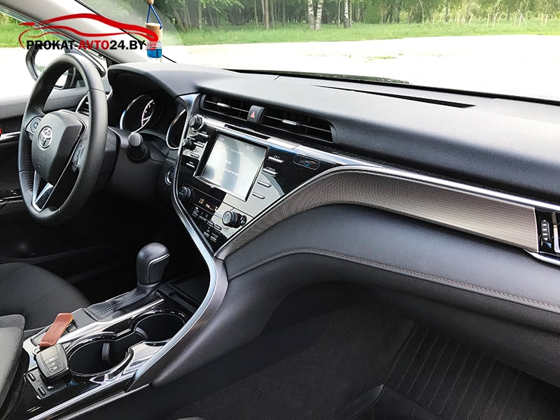 Toyota Camry 2019