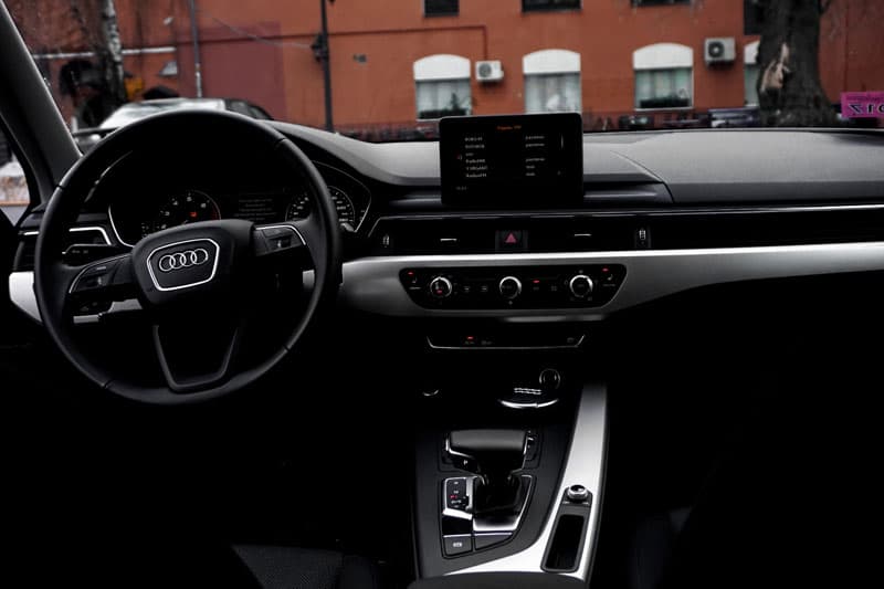 AUDI A4 B9