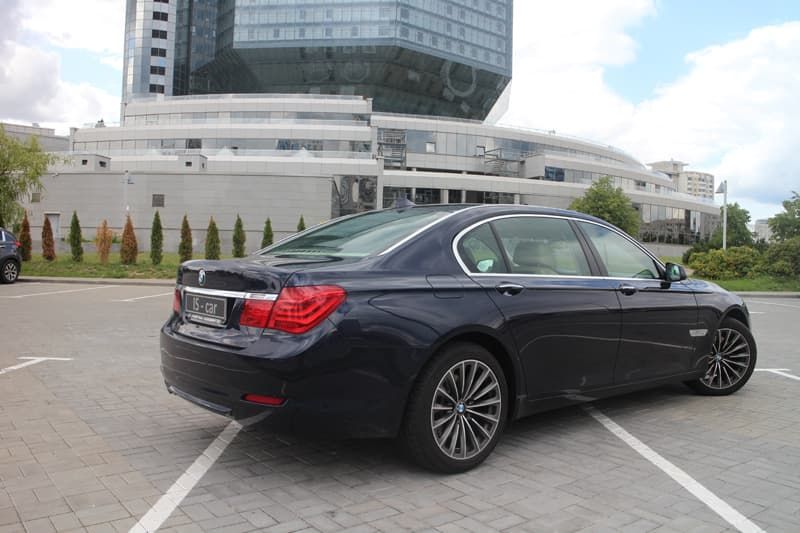 BMW 730