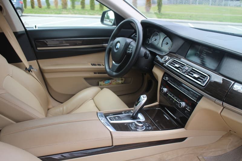 BMW 730
