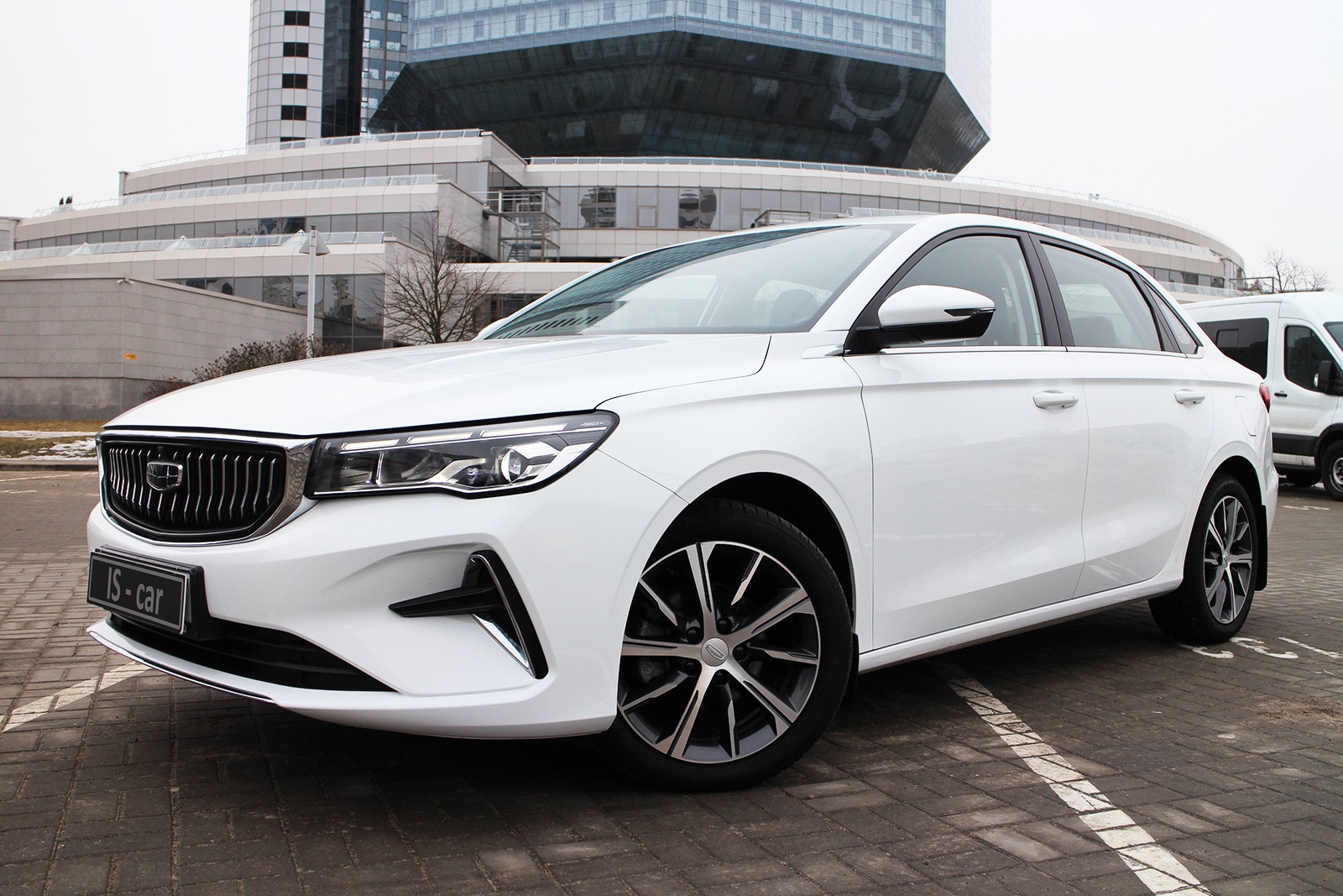 Geely Emgrand 2024