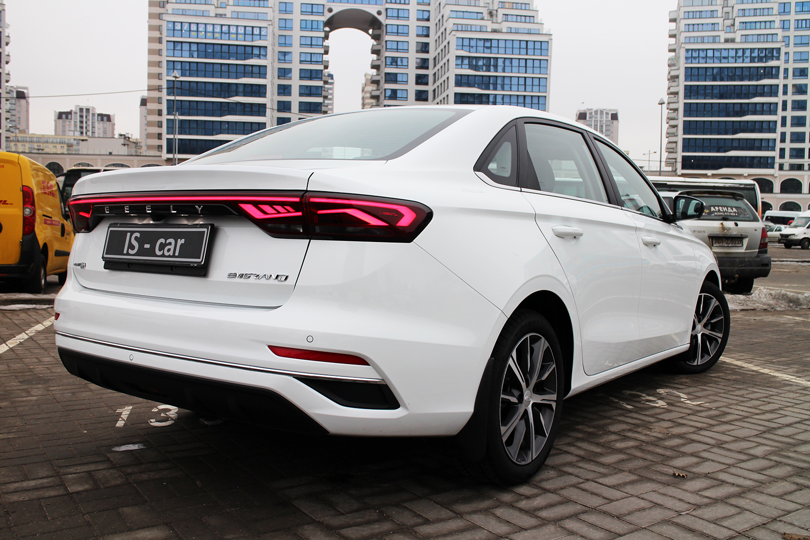 Geely Emgrand 2024