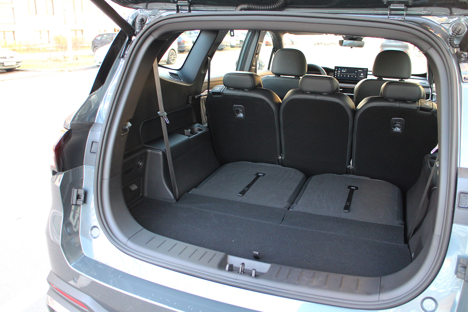 Geely Okavango