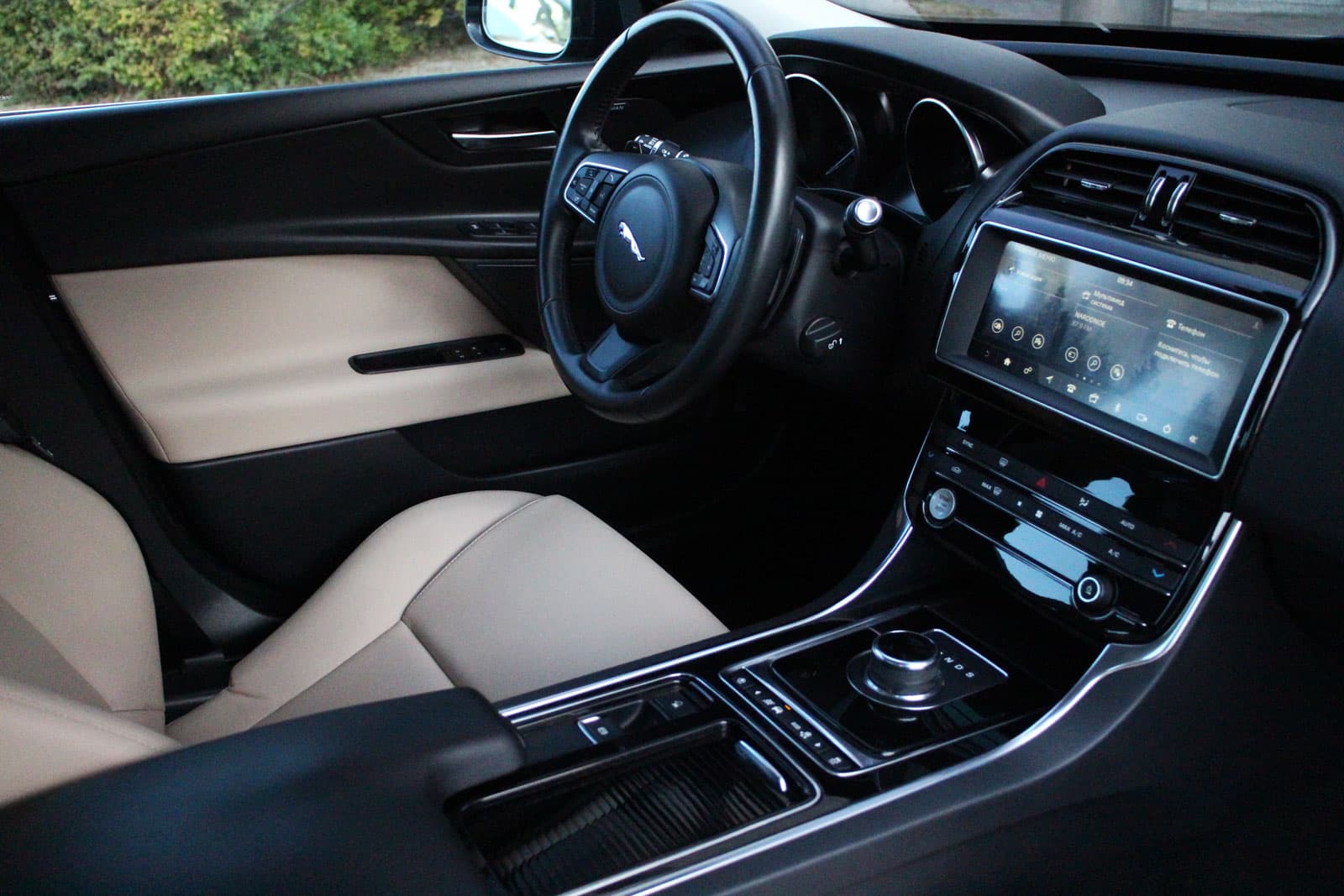 Jaguar XE