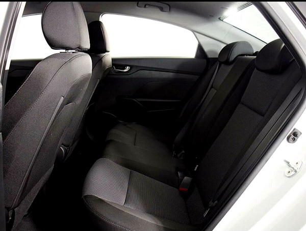 Hyundai Solaris (Accent) AT белый