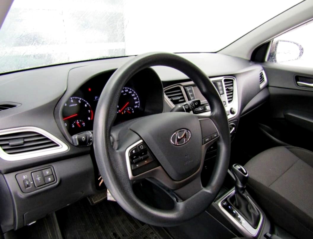 Hyundai Solaris АТ коричневый