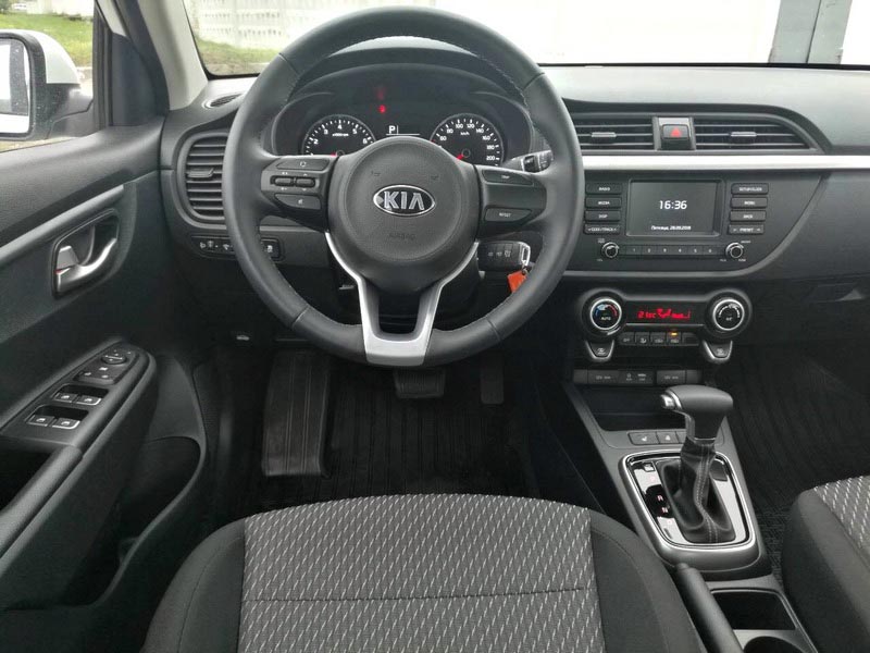 Kia Rio IV AT белый 2018