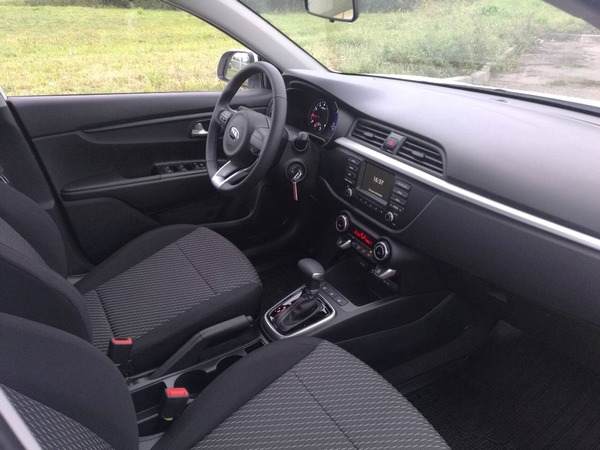 Kia Rio IV AT белый 2018
