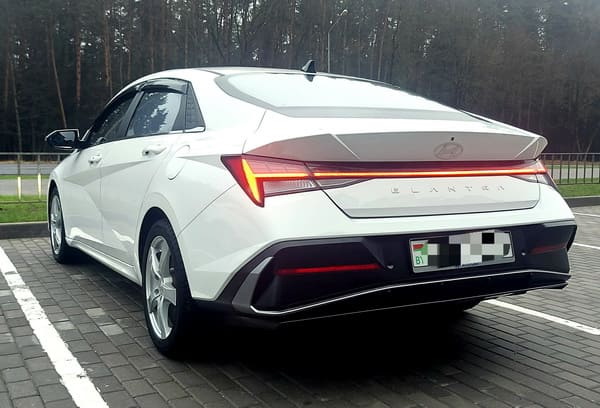 Hyundai Elantra AT