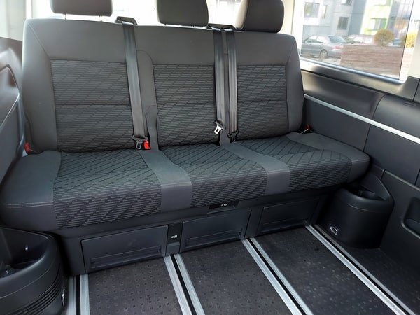 Volkswagen Multivan V AT