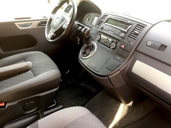 Volkswagen Multivan V AT