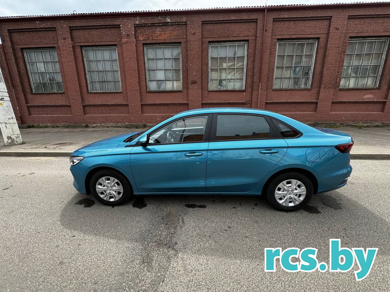 Geely Emgrand 2023